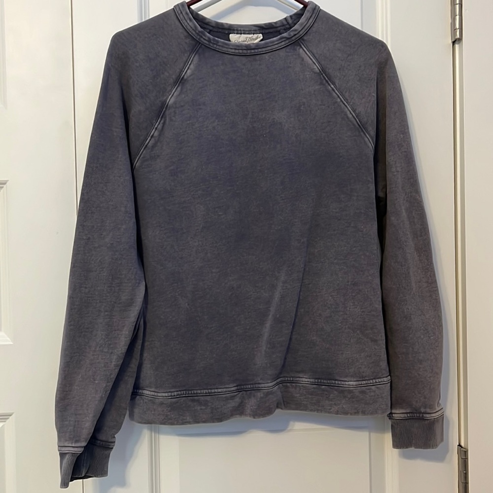 Dark grey medium women’s crewneck from universal thread